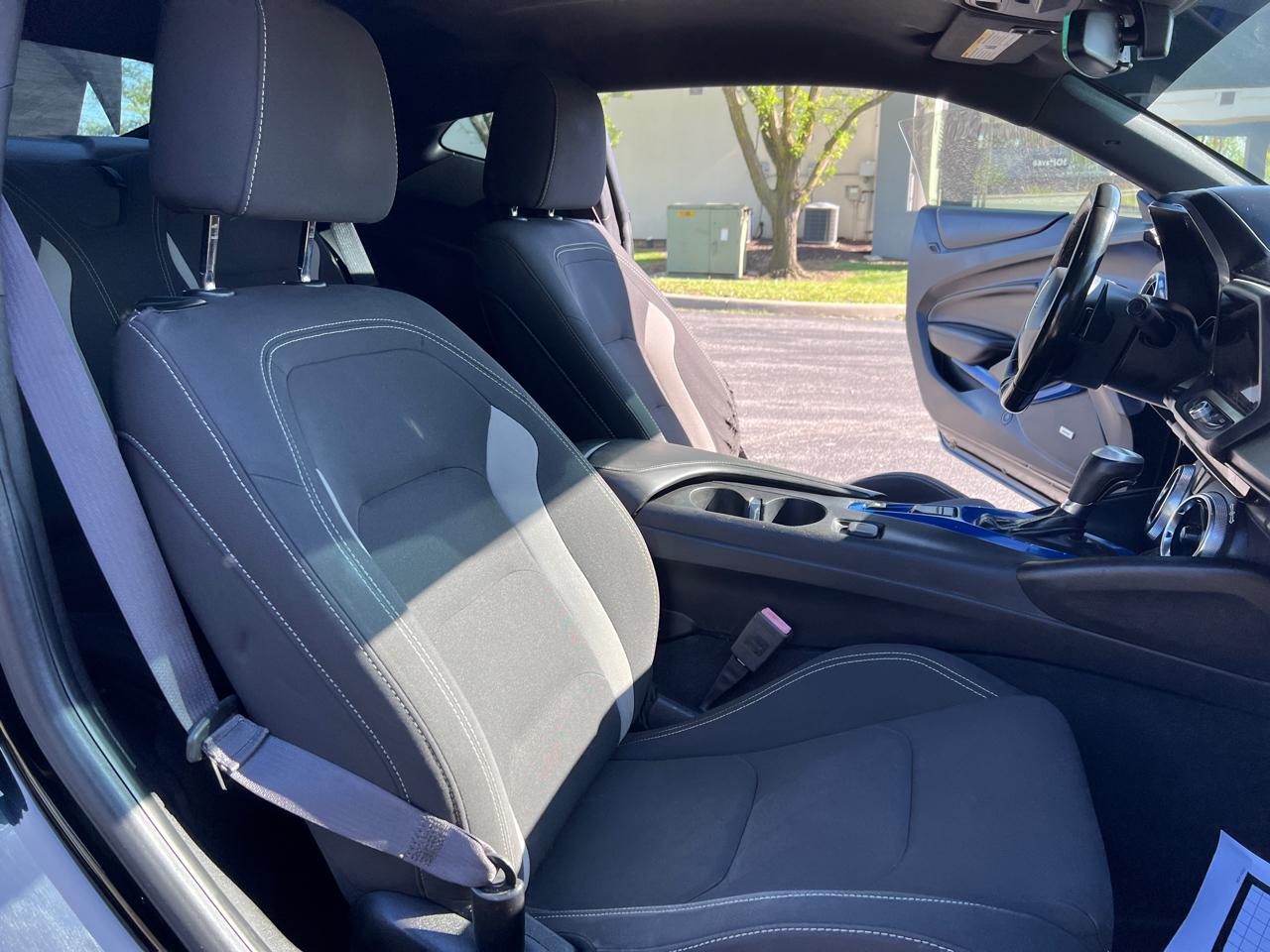 Chevrolet Camaro 2dr Cpe 1LT 2017