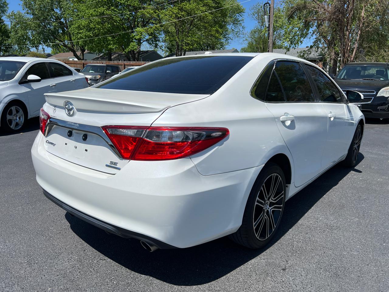 Toyota Camry 4dr Sdn I4 Auto SE w/Special Edition Pkg (Natl) 2016