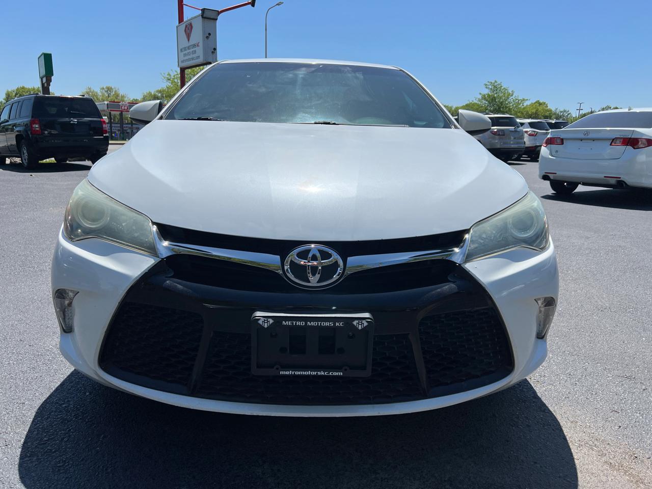 Toyota Camry 4dr Sdn I4 Auto SE w/Special Edition Pkg (Natl) 2016