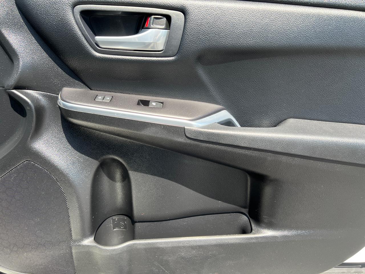 Toyota Camry 4dr Sdn I4 Auto SE w/Special Edition Pkg (Natl) 2016