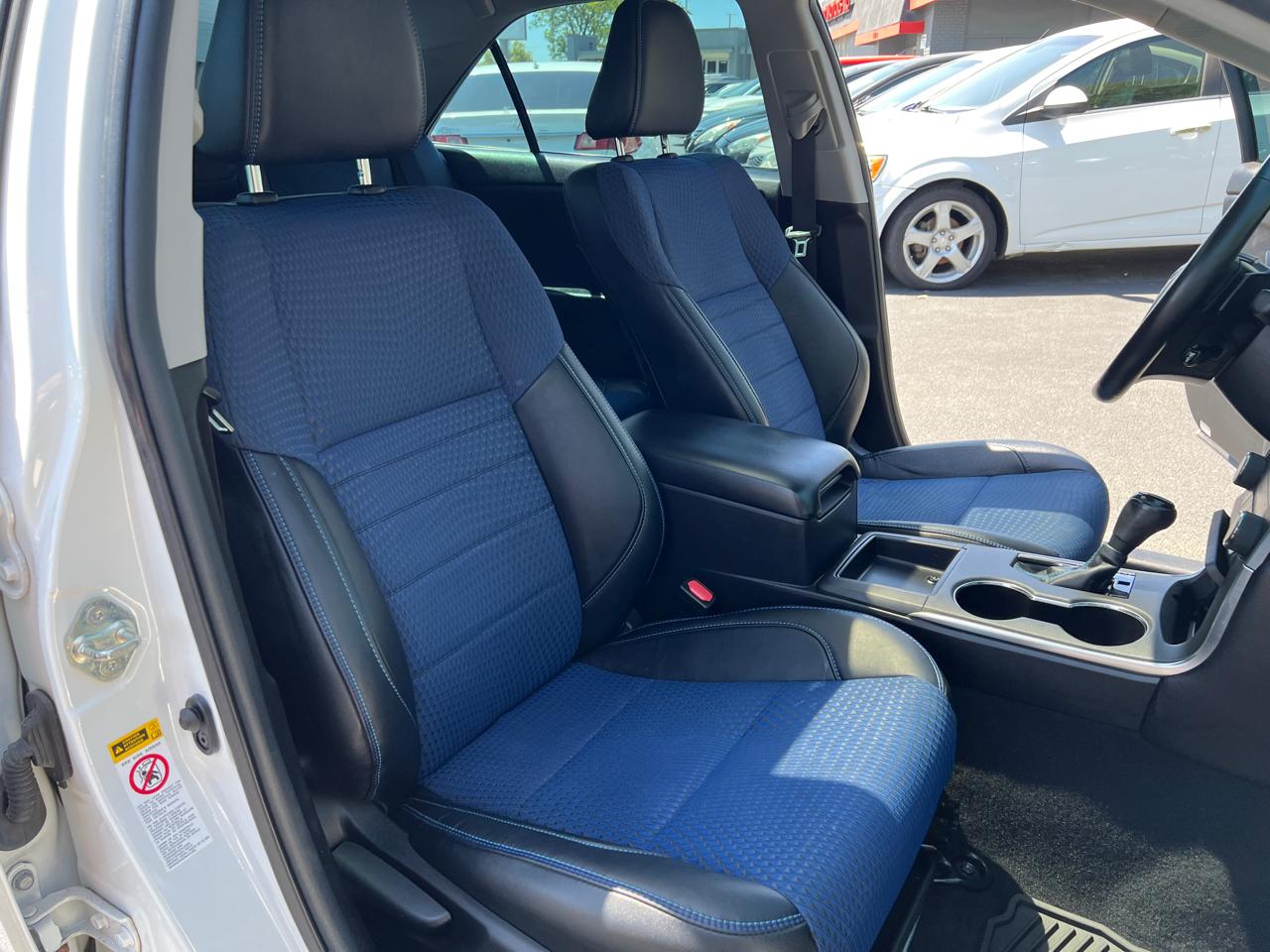 Toyota Camry 4dr Sdn I4 Auto SE w/Special Edition Pkg (Natl) 2016