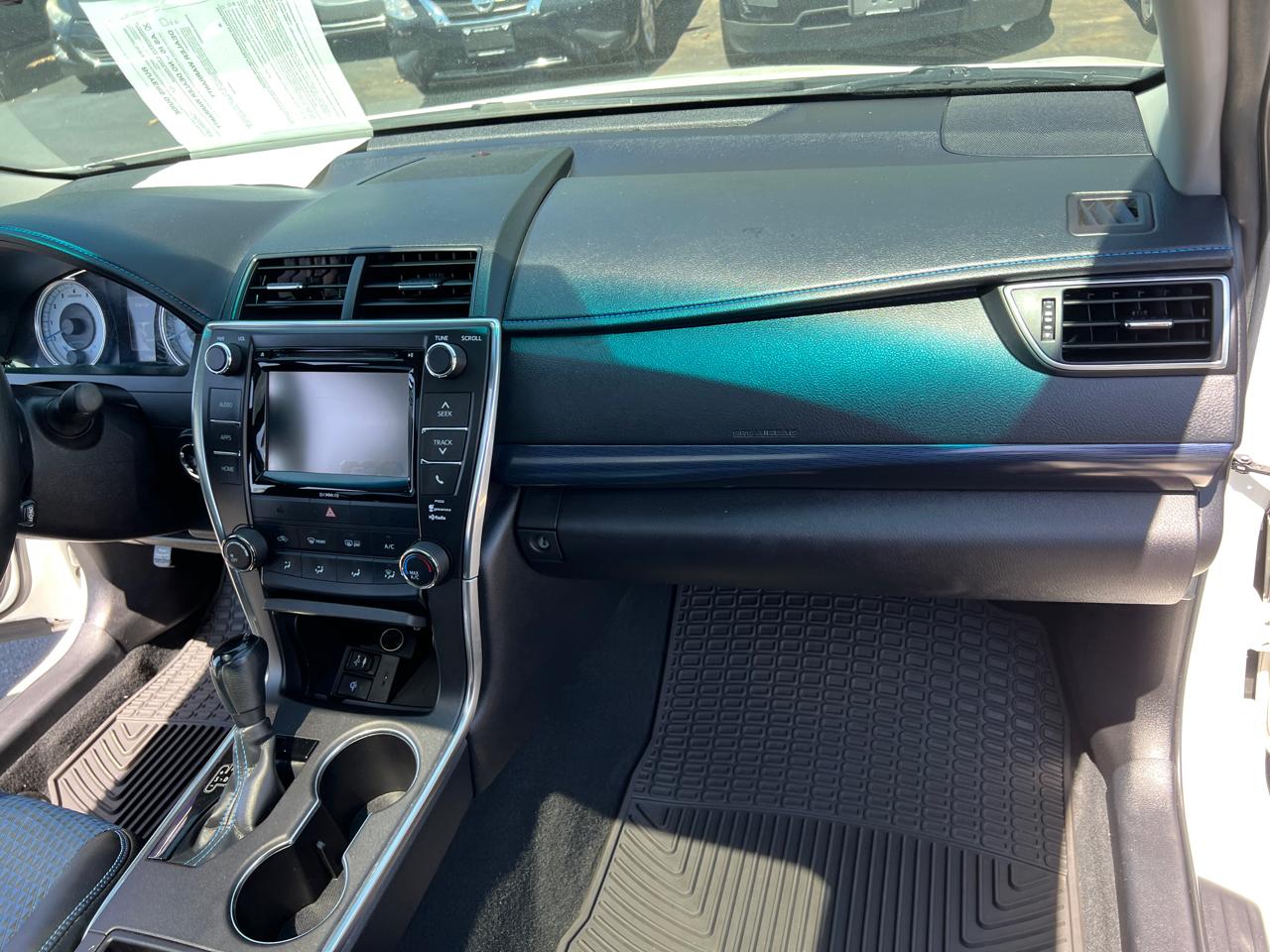 Toyota Camry 4dr Sdn I4 Auto SE w/Special Edition Pkg (Natl) 2016