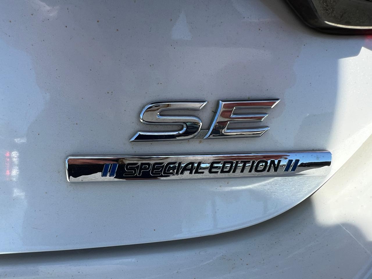 Toyota Camry 4dr Sdn I4 Auto SE w/Special Edition Pkg (Natl) 2016