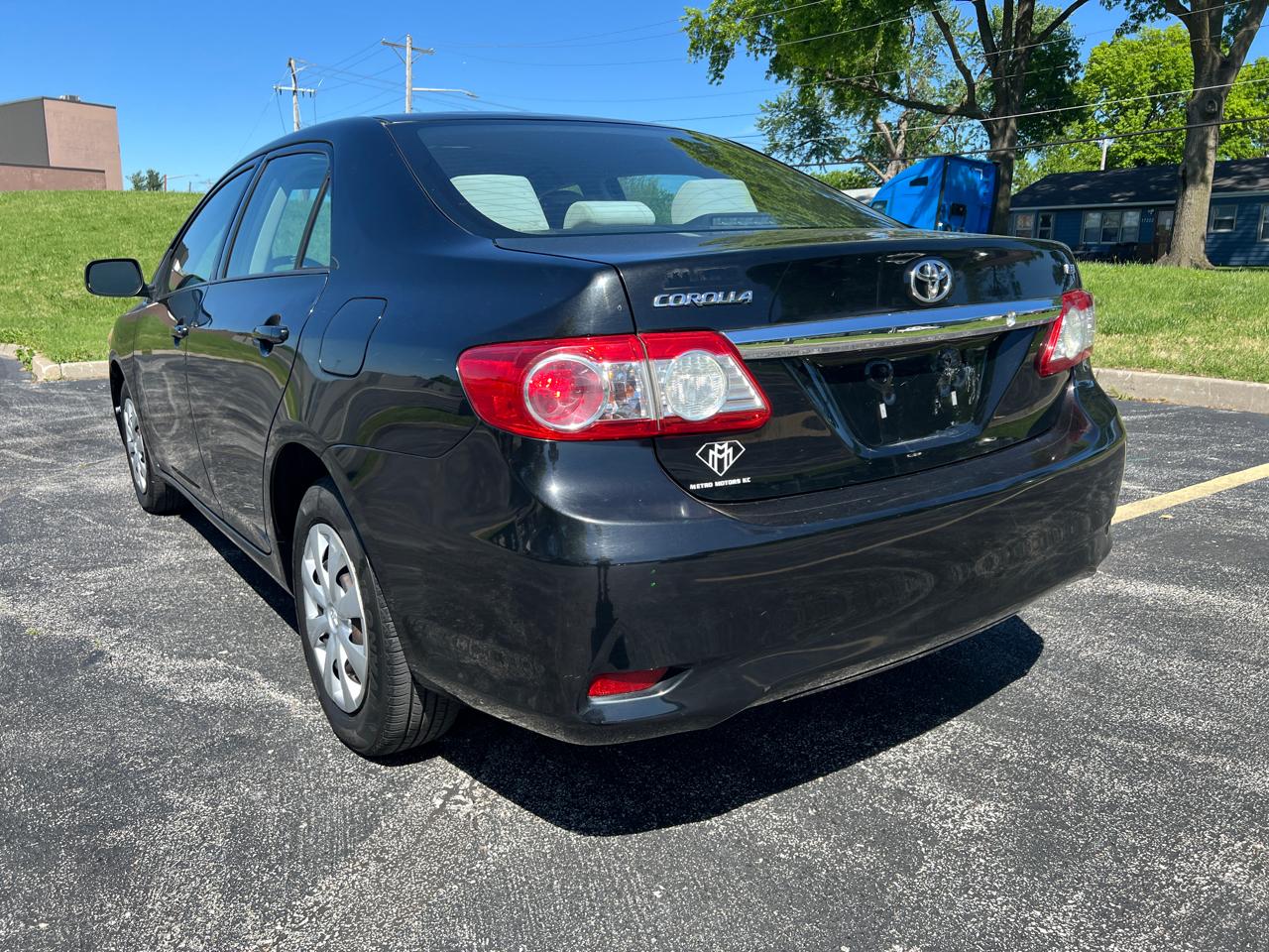 Toyota Corolla 4dr Sdn Auto LE (Natl) 2011