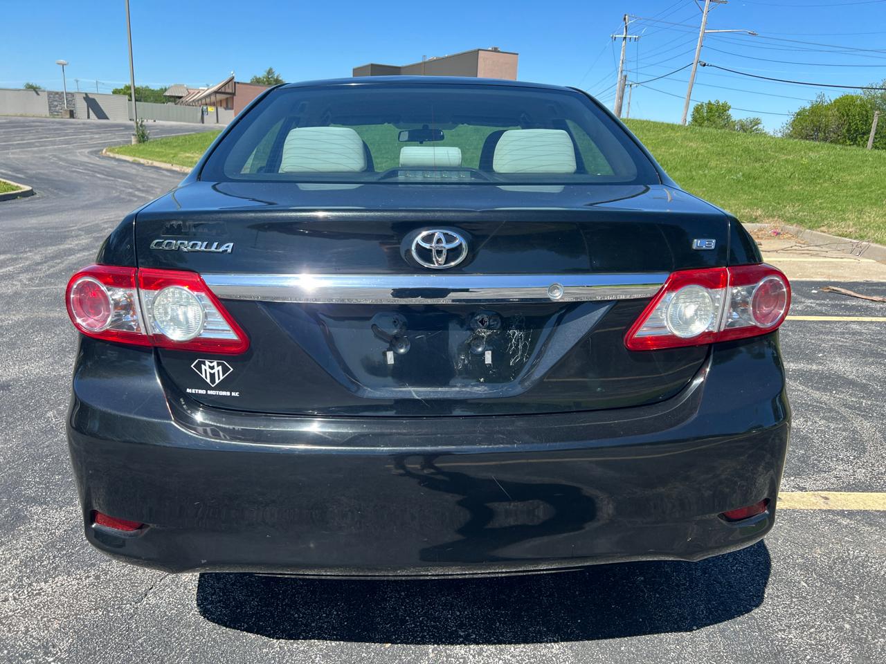 Toyota Corolla 4dr Sdn Auto LE (Natl) 2011