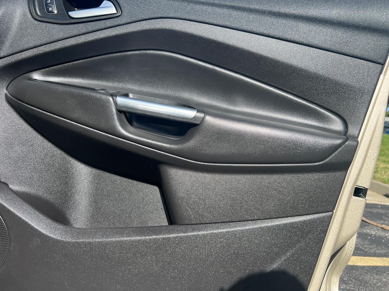 Ford Escape SE FWD 2017