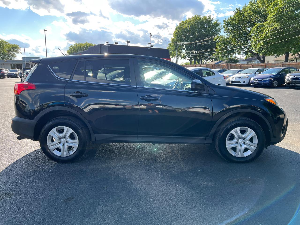Toyota RAV4 AWD 4dr LE (Natl) 2015