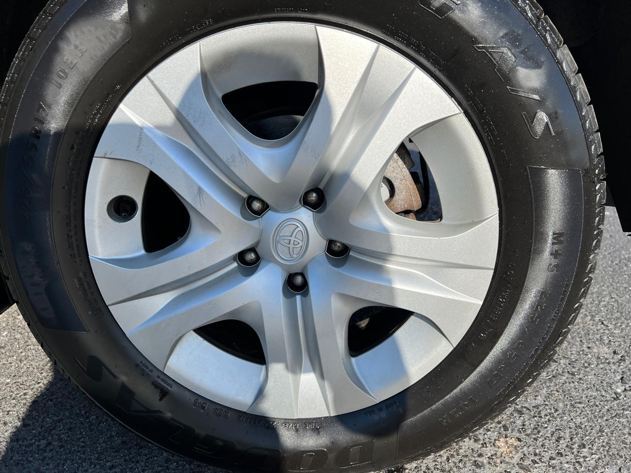 Toyota RAV4 AWD 4dr LE (Natl) 2015