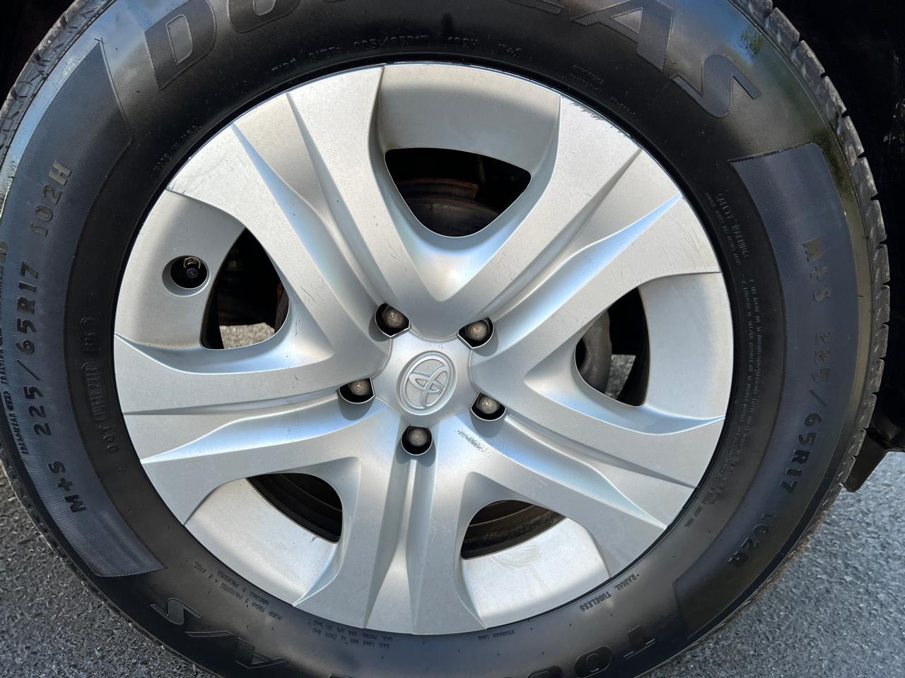 Toyota RAV4 AWD 4dr LE (Natl) 2015