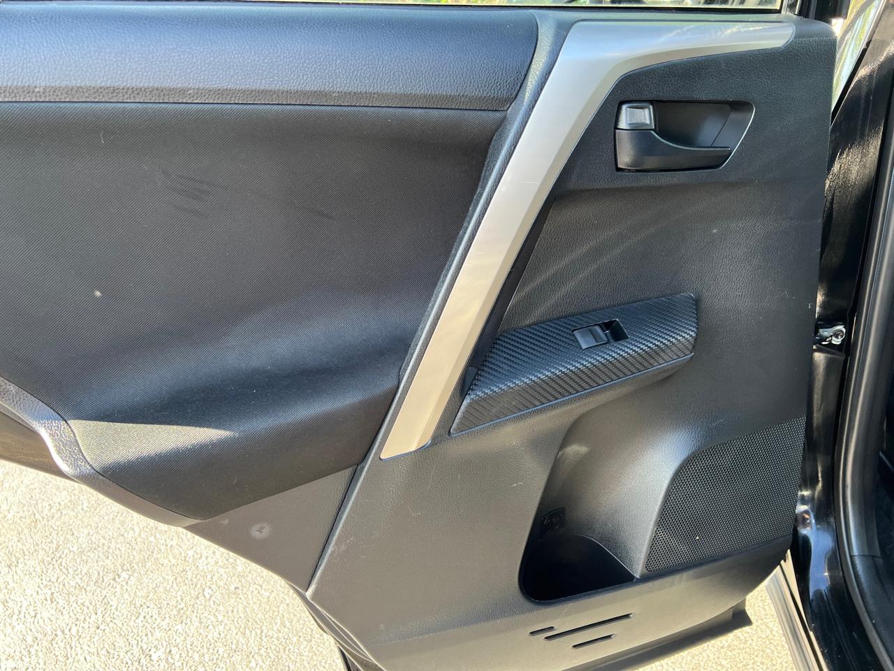 Toyota RAV4 AWD 4dr LE (Natl) 2015