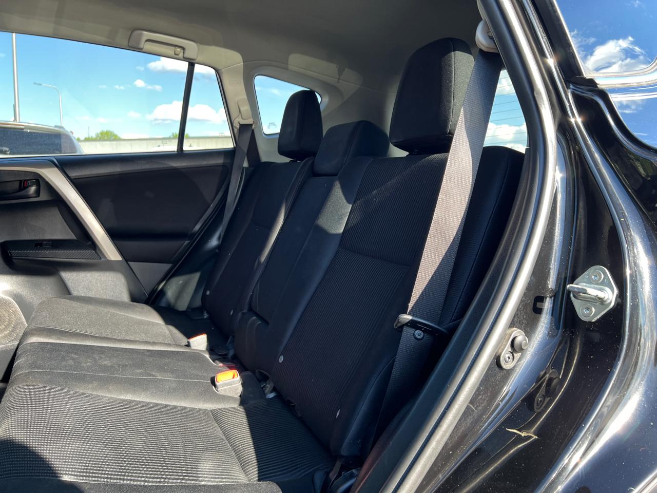 Toyota RAV4 AWD 4dr LE (Natl) 2015