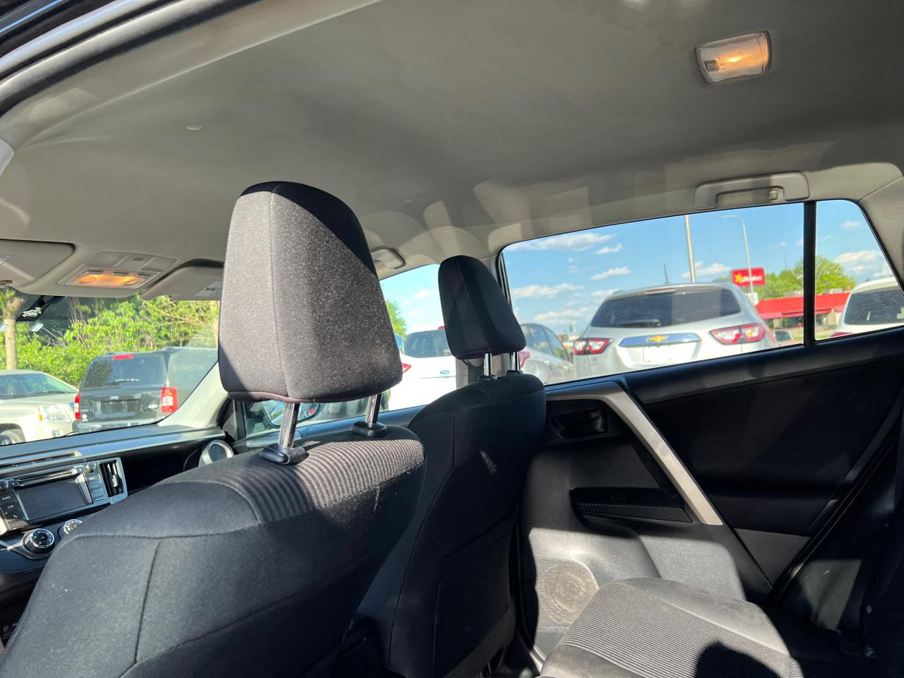 Toyota RAV4 AWD 4dr LE (Natl) 2015