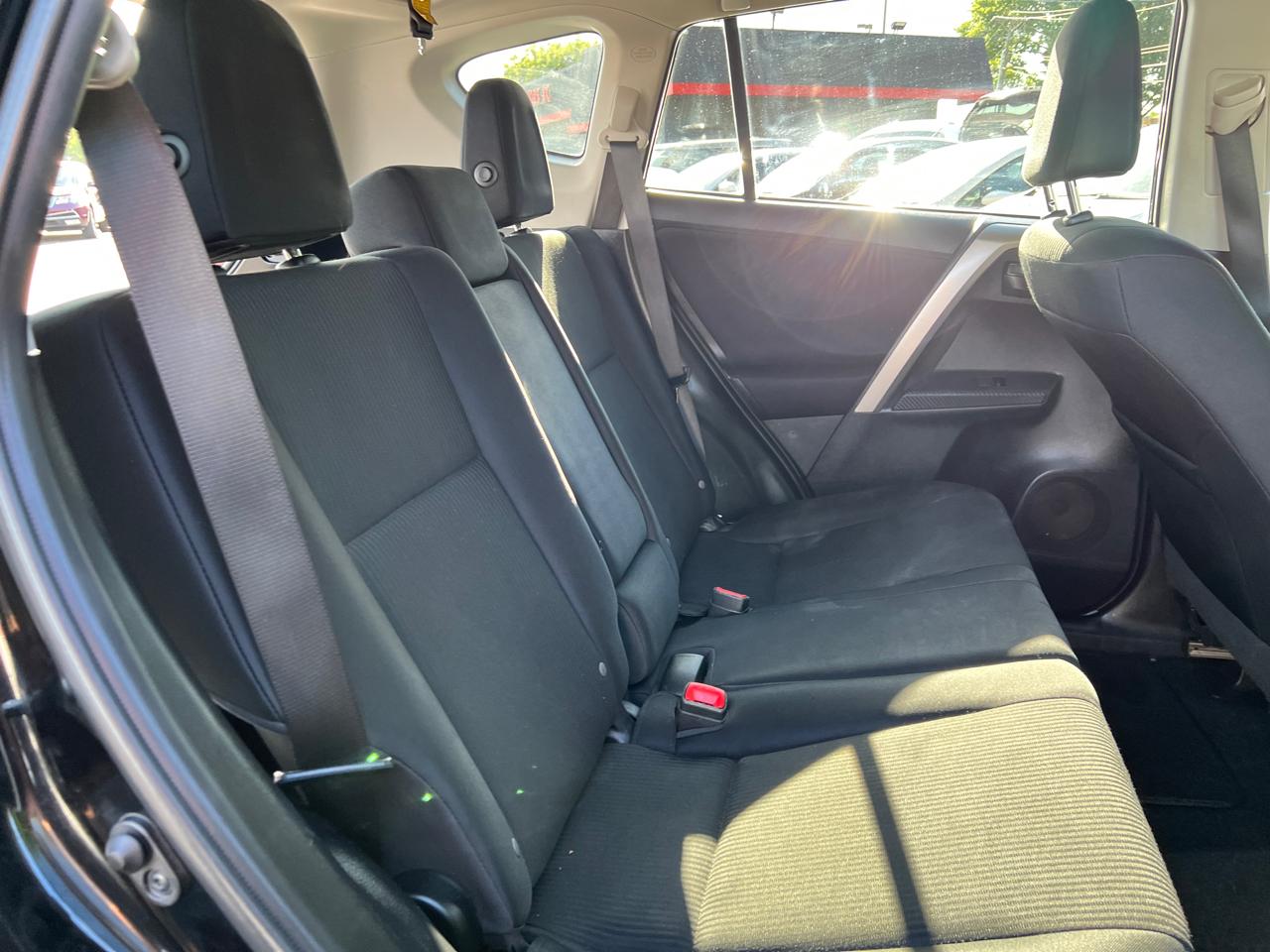 Toyota RAV4 AWD 4dr LE (Natl) 2015