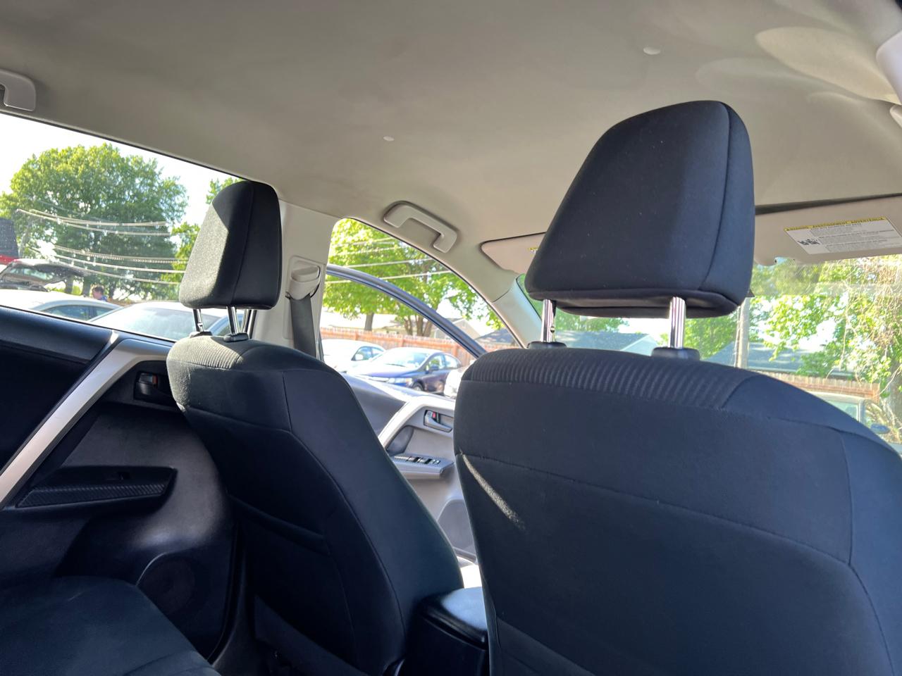Toyota RAV4 AWD 4dr LE (Natl) 2015