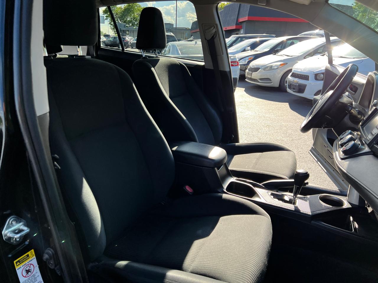 Toyota RAV4 AWD 4dr LE (Natl) 2015