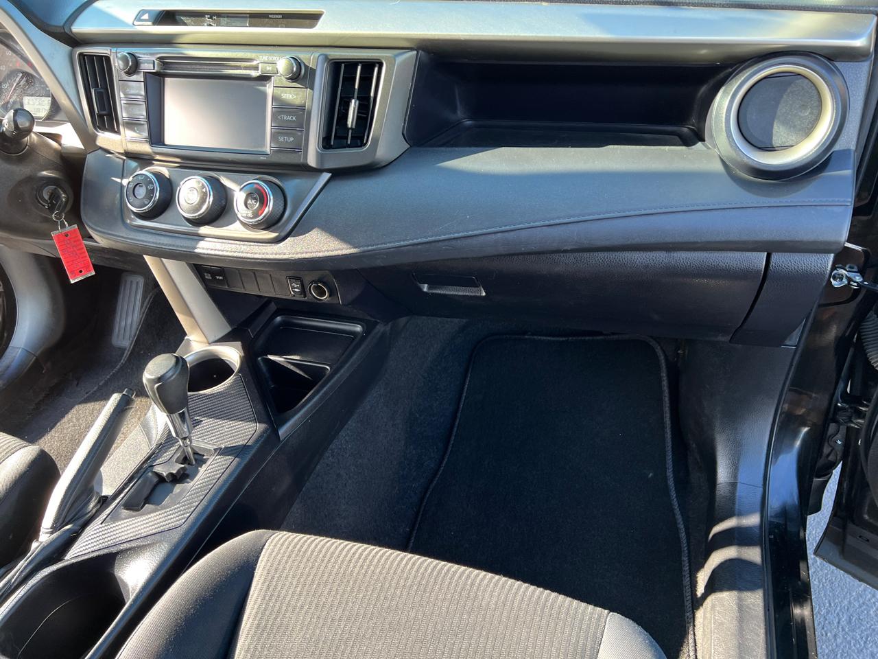 Toyota RAV4 AWD 4dr LE (Natl) 2015