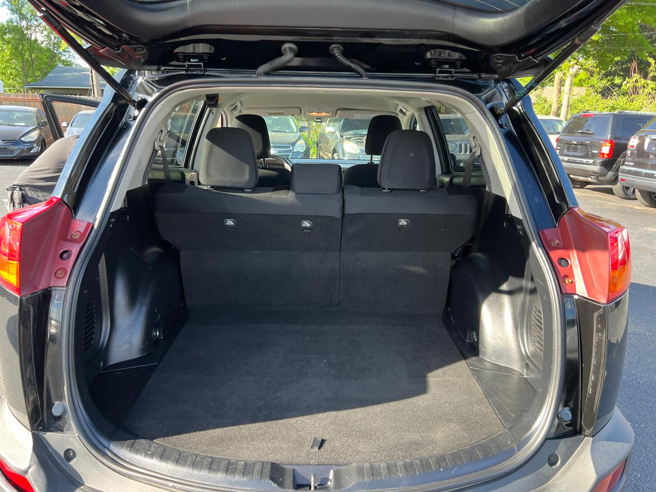 Toyota RAV4 AWD 4dr LE (Natl) 2015