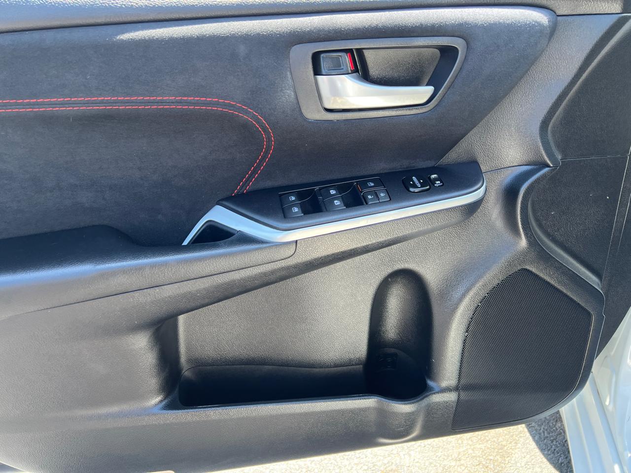 Toyota Camry 4dr Sdn V6 Auto XSE (Natl) 2015