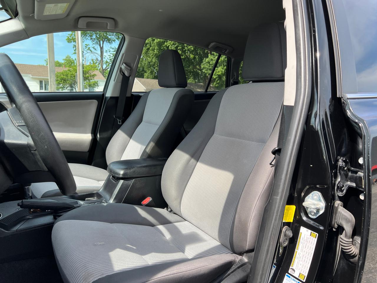 Toyota RAV4 AWD 4dr LE (Natl) 2015