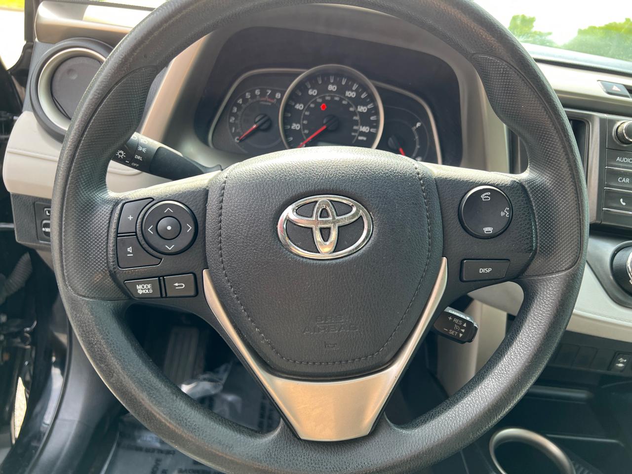 Toyota RAV4 AWD 4dr LE (Natl) 2015