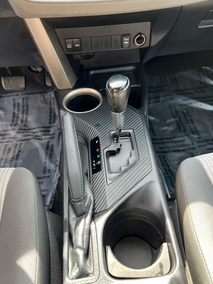 Toyota RAV4 AWD 4dr LE (Natl) 2015