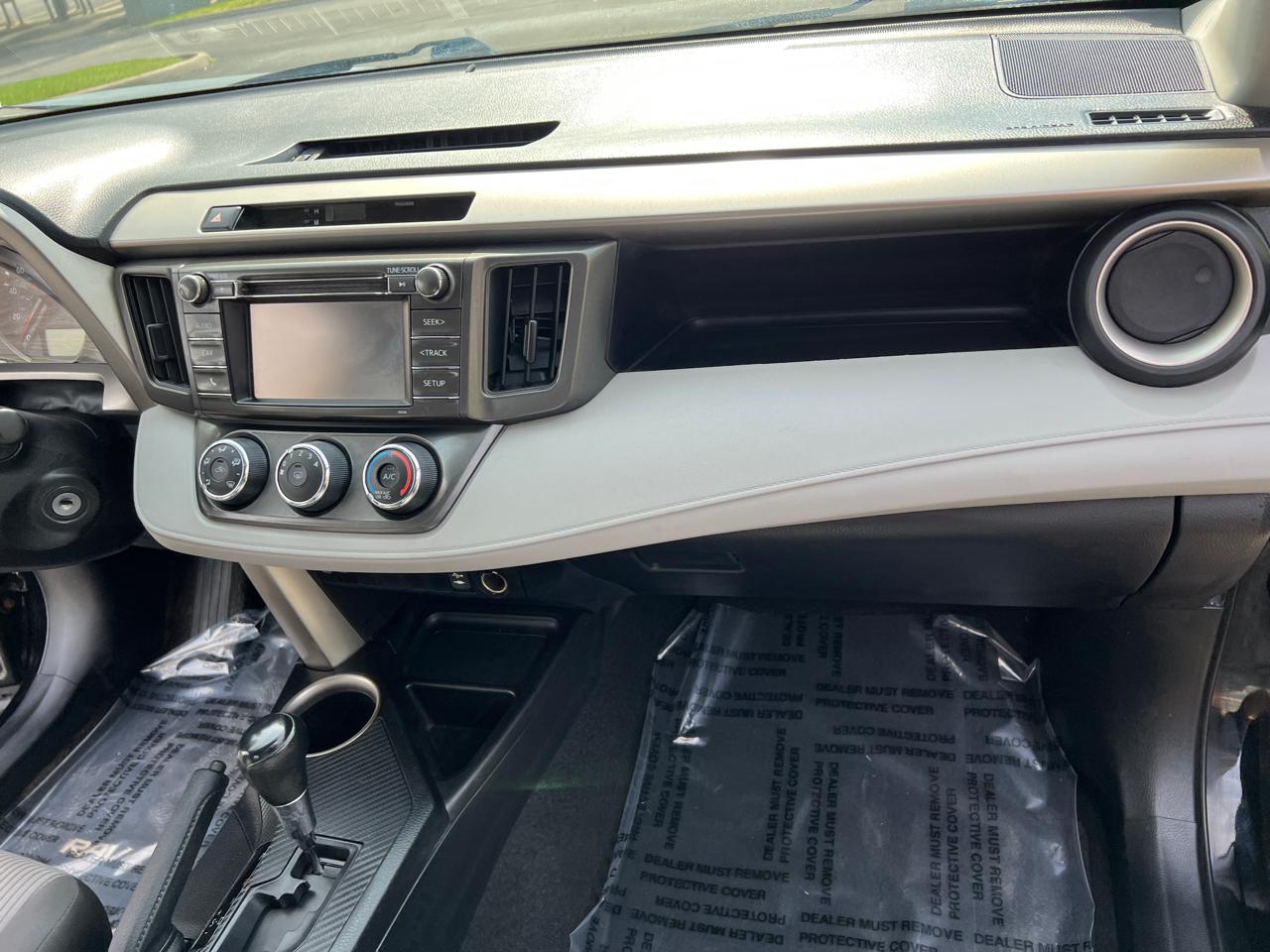 Toyota RAV4 AWD 4dr LE (Natl) 2015