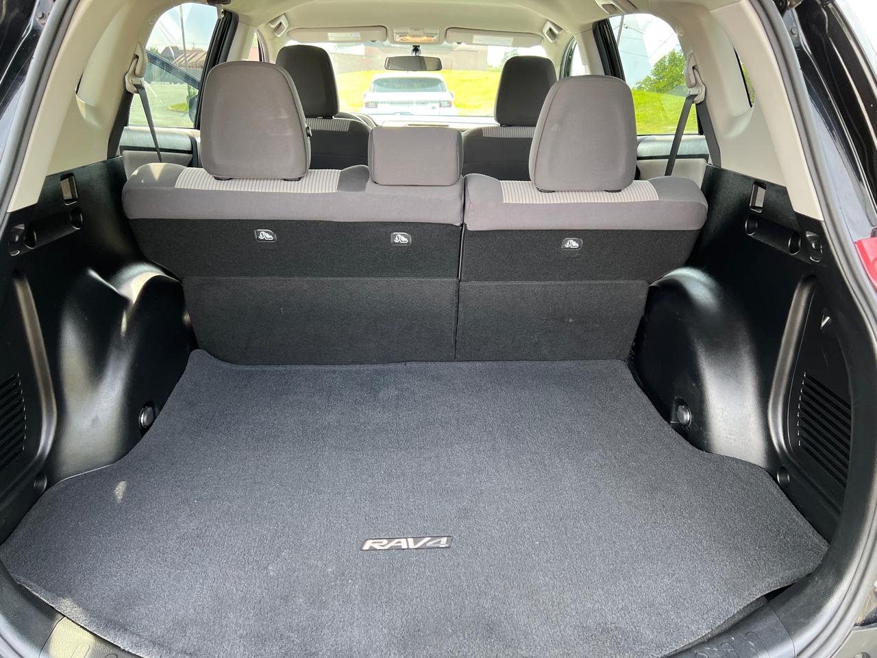 Toyota RAV4 AWD 4dr LE (Natl) 2015