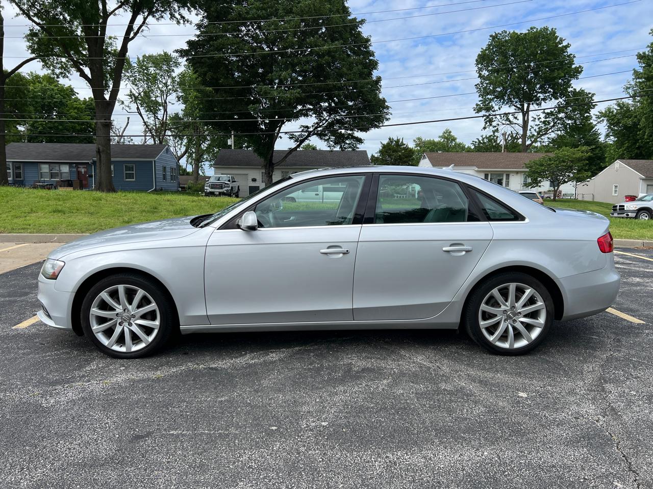 Audi A4 4dr Sdn Auto quattro 2.0T Premium Plus 2013