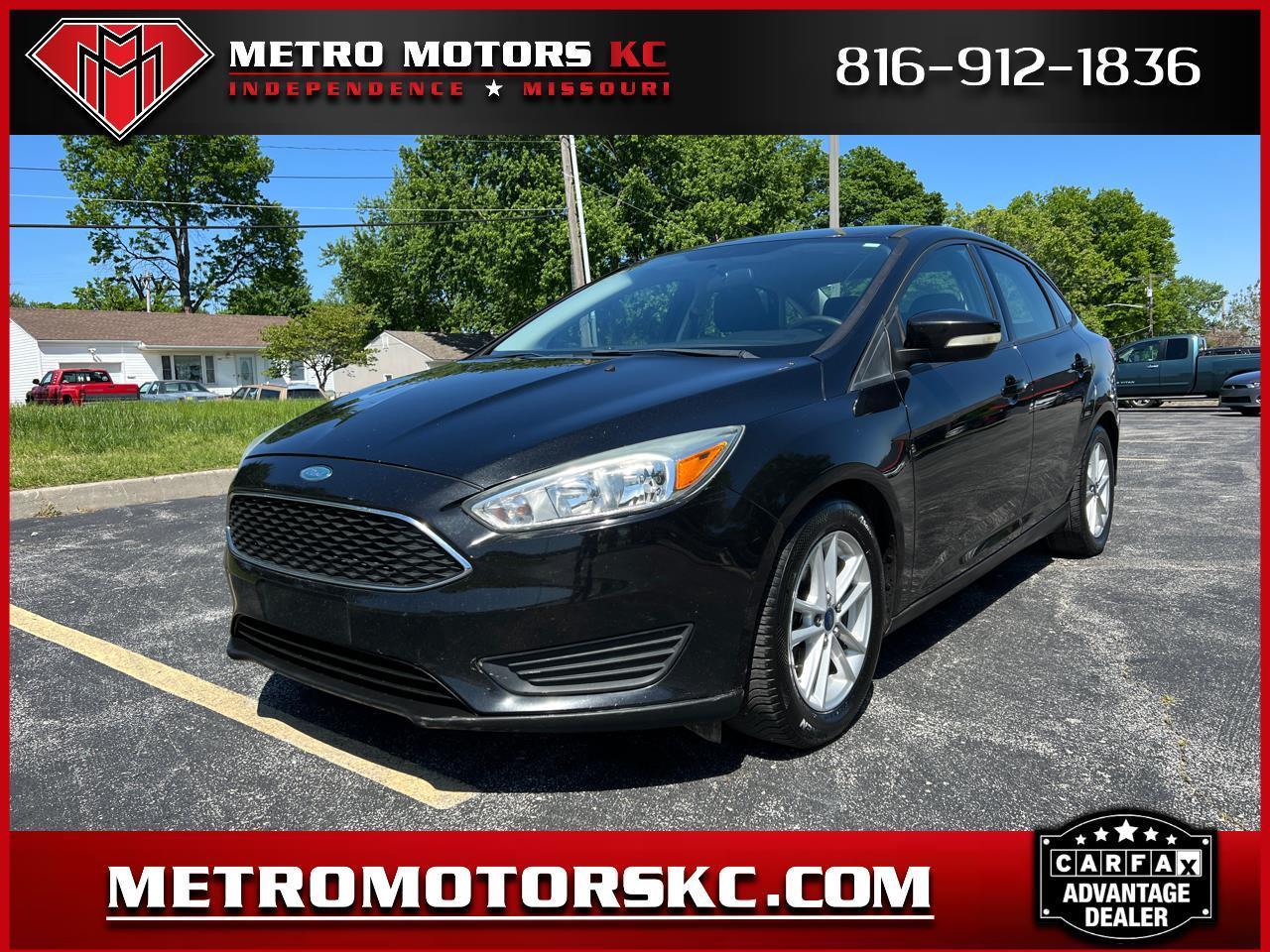 2015 Ford Focus Sedan SE's photo