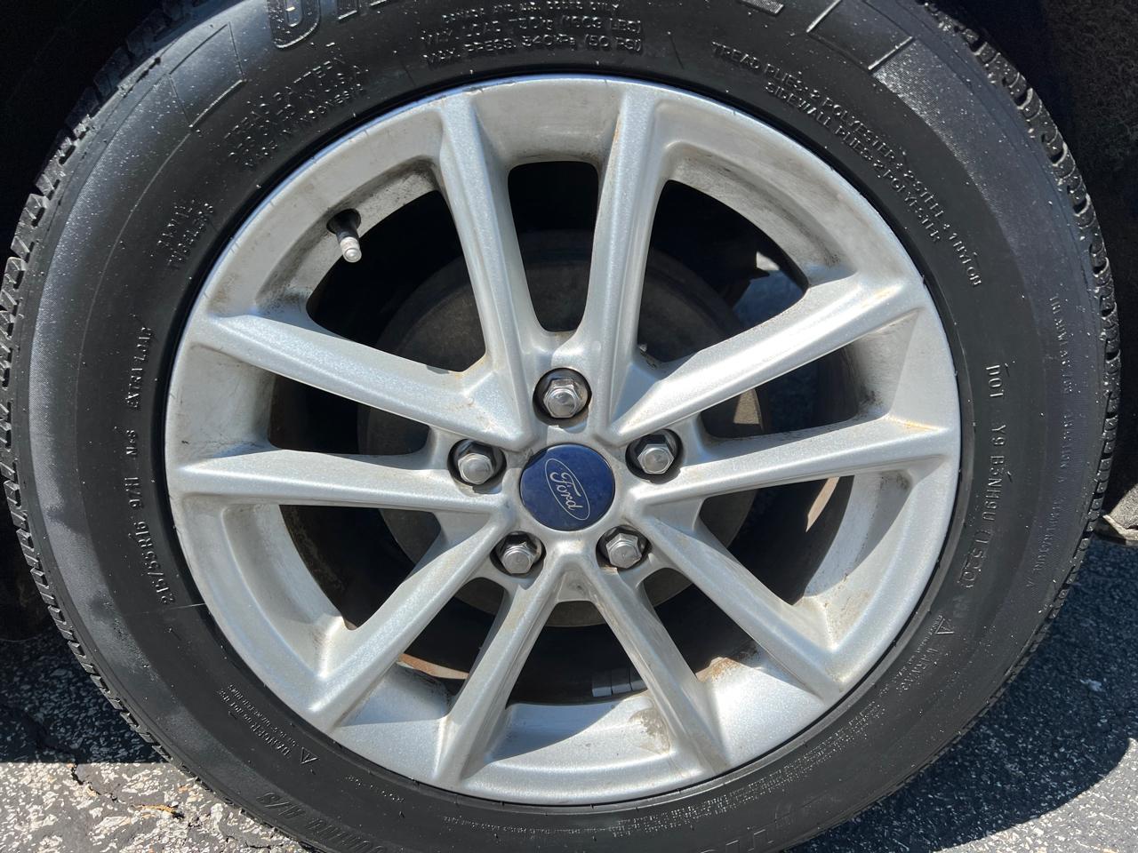 Ford Focus 4dr Sdn SE 2015