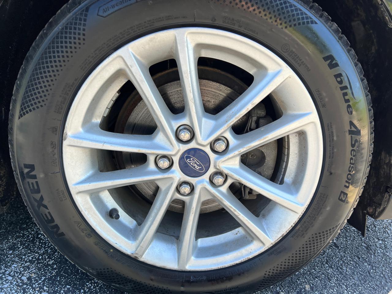 Ford Focus 4dr Sdn SE 2015