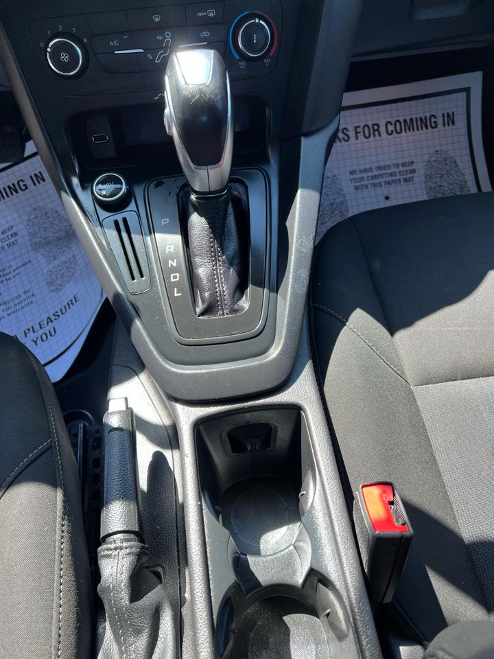 Ford Focus 4dr Sdn SE 2015