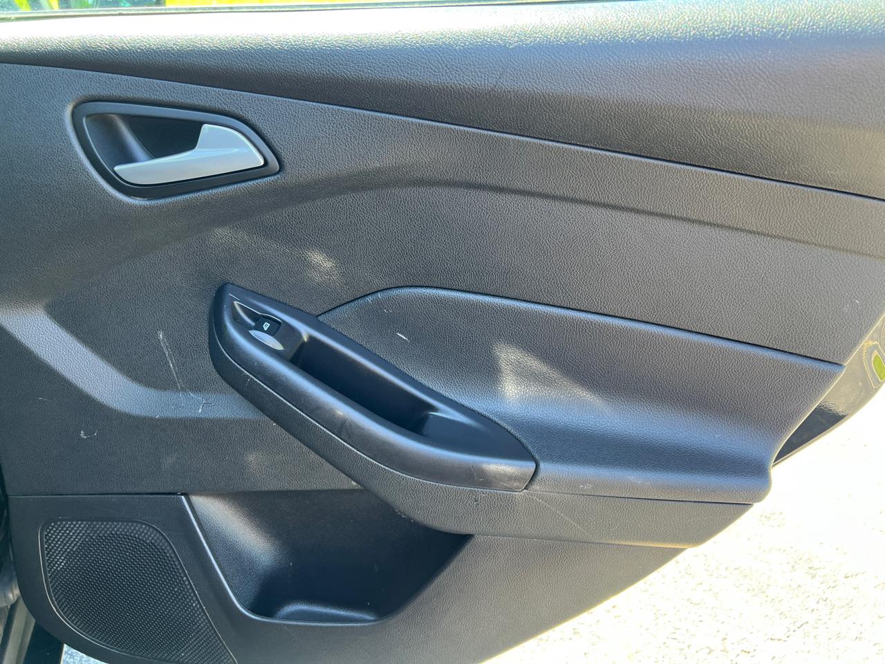 Ford Focus 4dr Sdn SE 2015