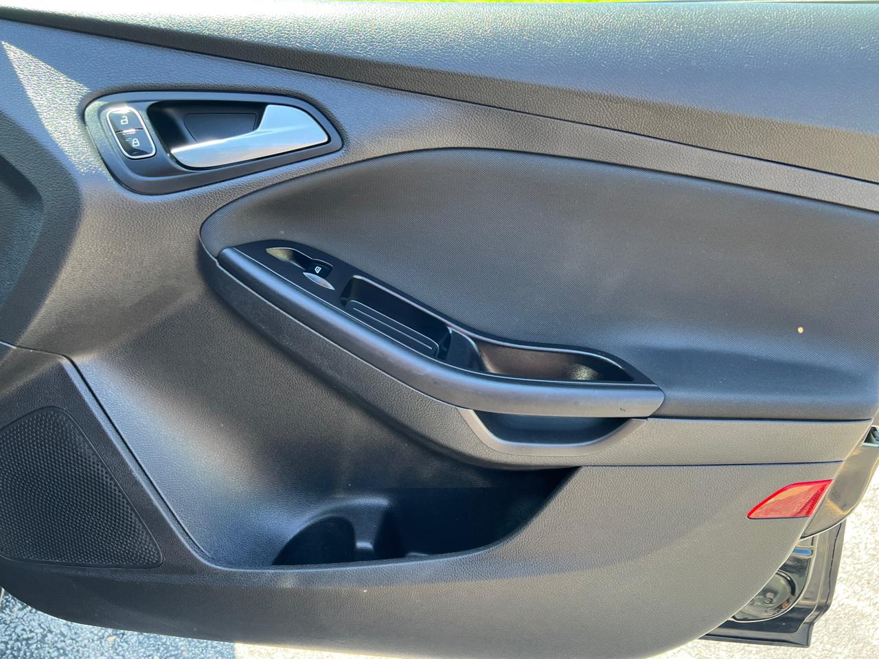 Ford Focus 4dr Sdn SE 2015