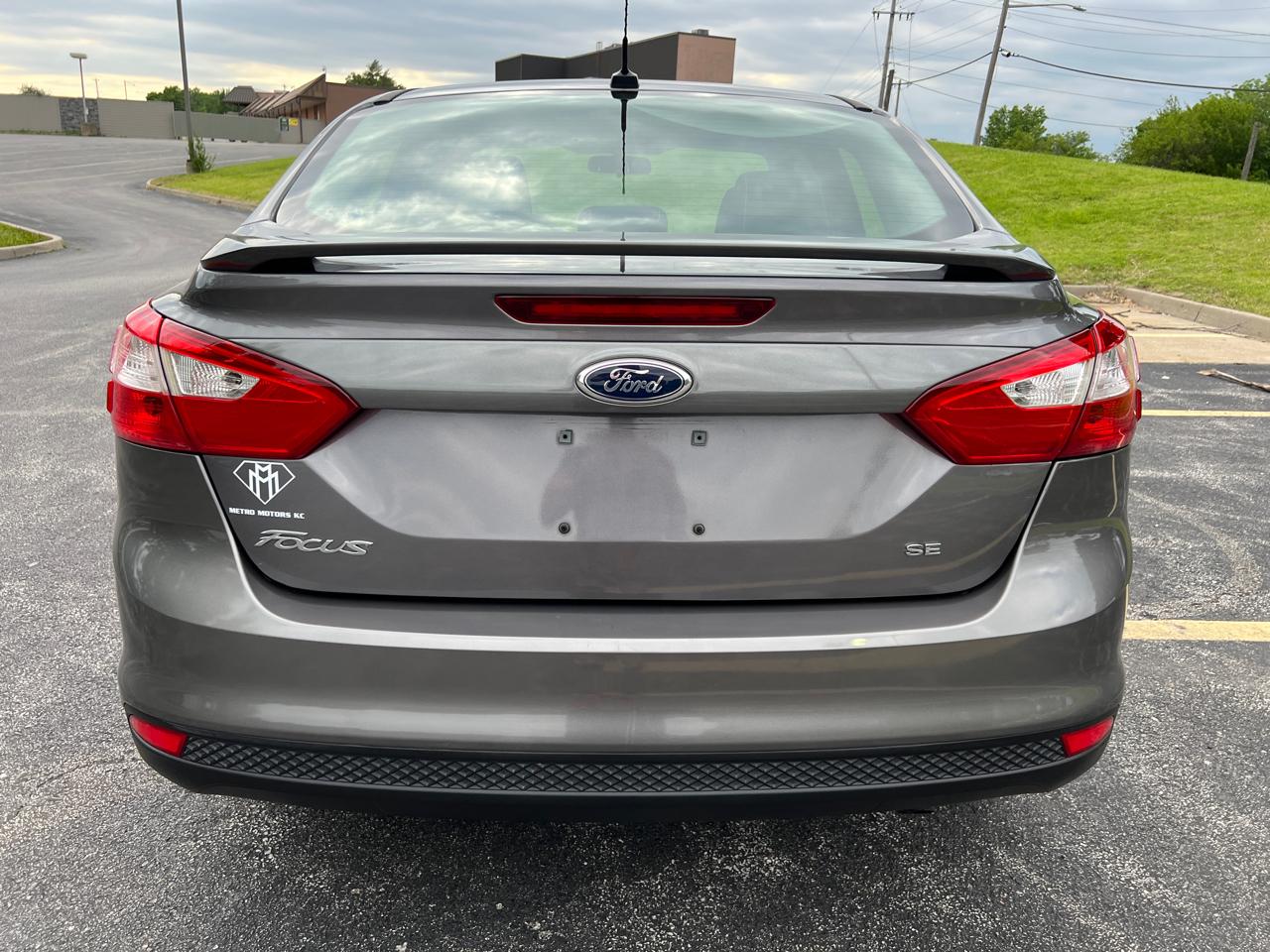 Ford Focus 4dr Sdn SE 2012