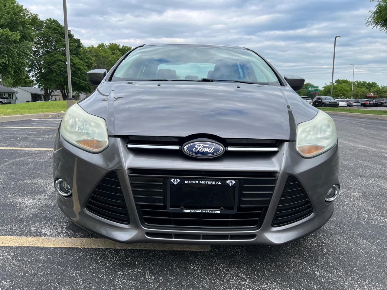 Ford Focus 4dr Sdn SE 2012