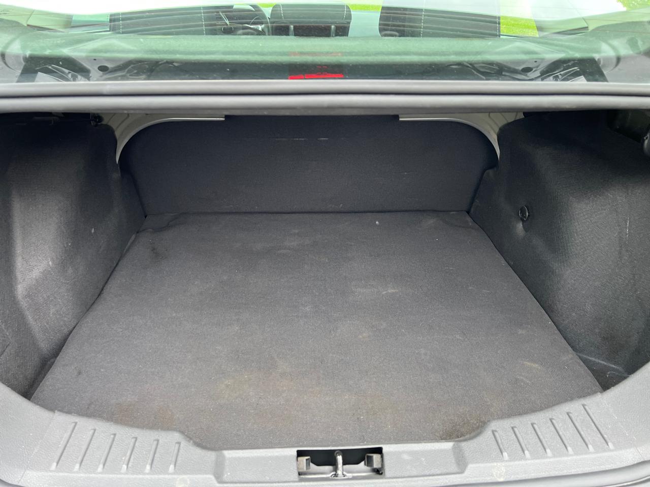 Ford Focus 4dr Sdn SE 2012