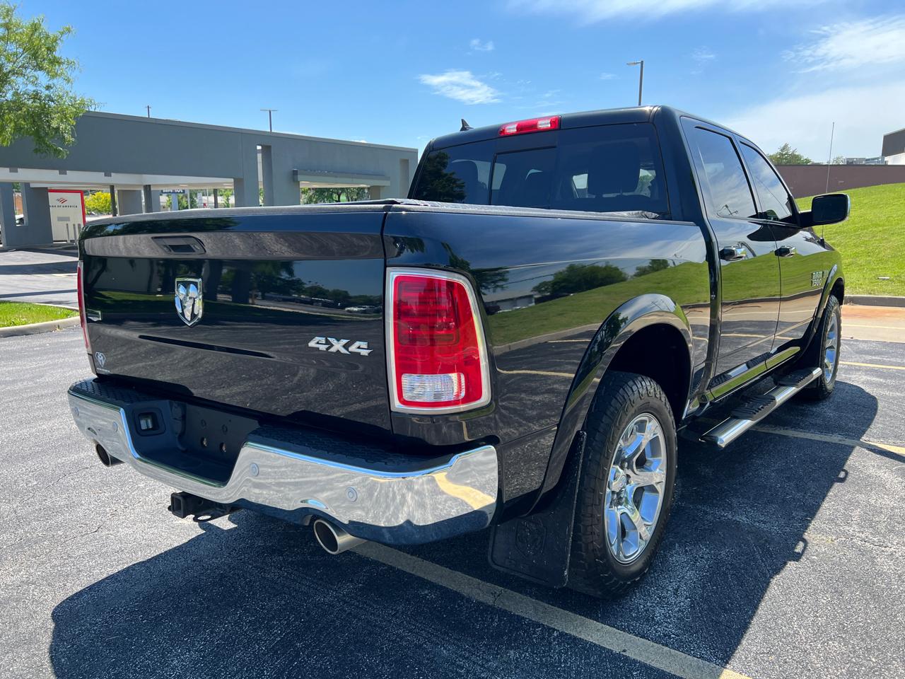 RAM 1500 Laramie 4x4 Crew Cab 5'7" Box 2018