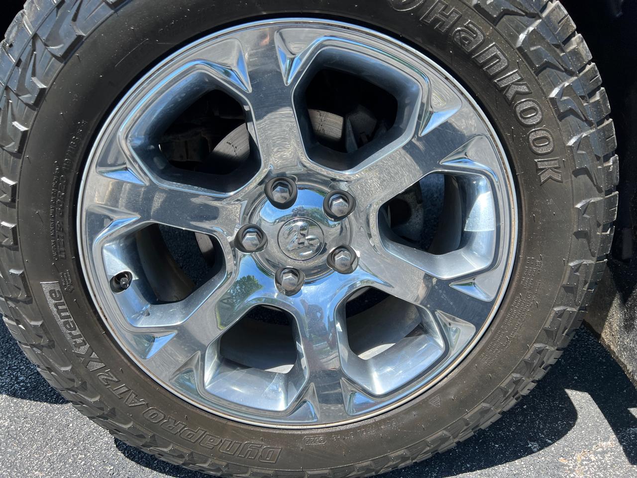 RAM 1500 Laramie 4x4 Crew Cab 5'7" Box 2018