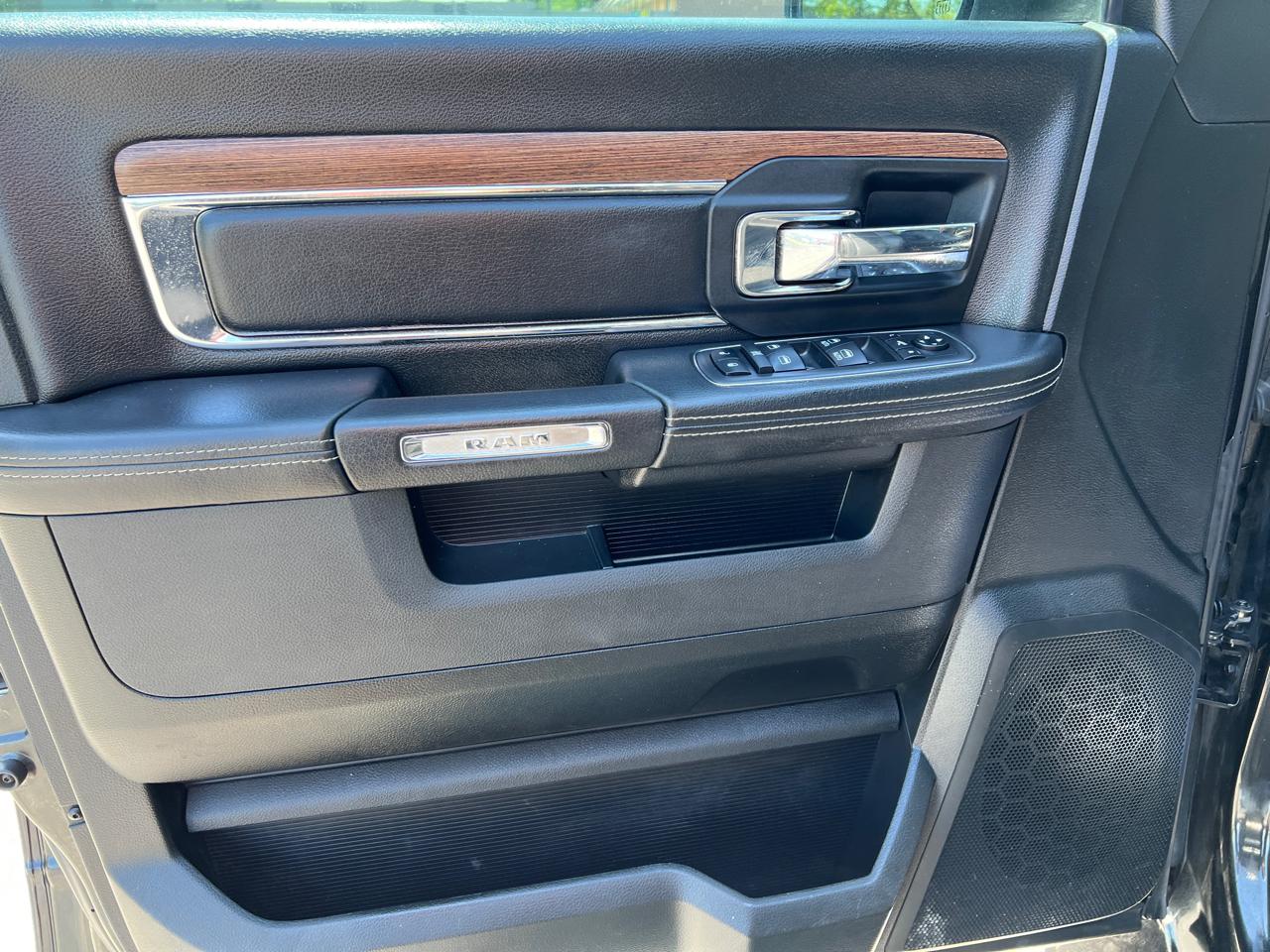RAM 1500 Laramie 4x4 Crew Cab 5'7" Box 2018