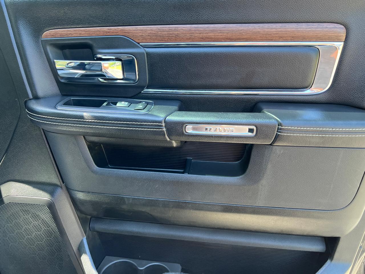 RAM 1500 Laramie 4x4 Crew Cab 5'7" Box 2018