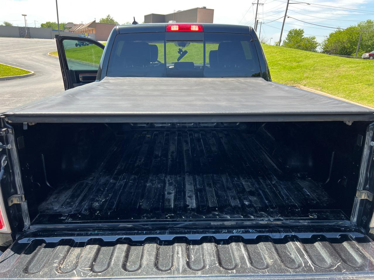 RAM 1500 Laramie 4x4 Crew Cab 5'7" Box 2018