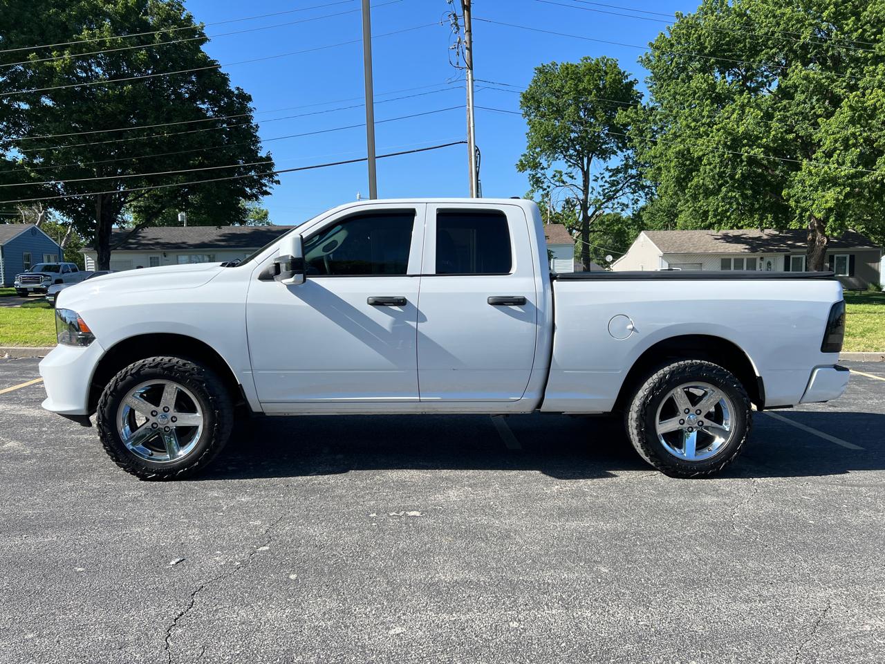 RAM 1500 Express 4x4 Quad Cab 6'4" Box 2017