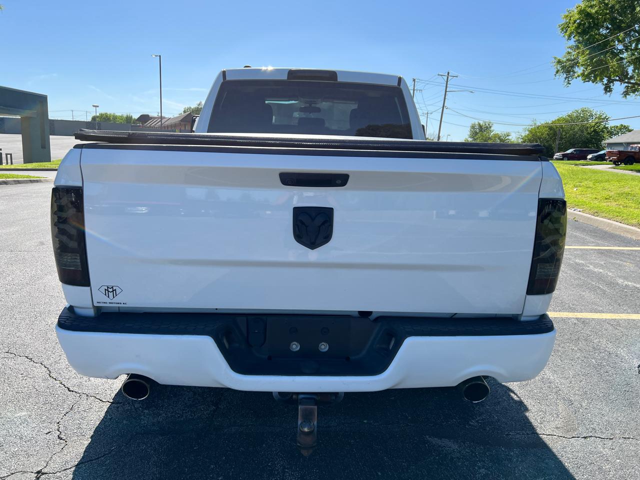 RAM 1500 Express 4x4 Quad Cab 6'4" Box 2017