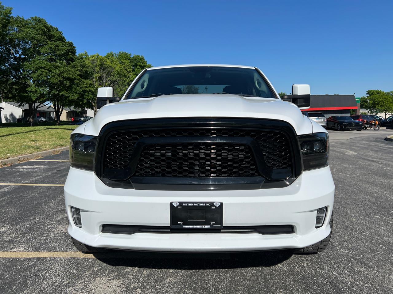 RAM 1500 Express 4x4 Quad Cab 6'4" Box 2017