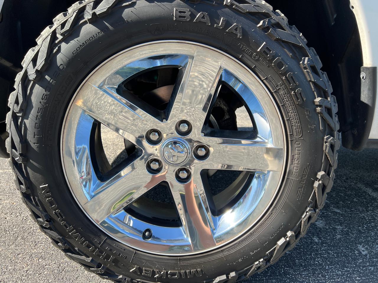 RAM 1500 Express 4x4 Quad Cab 6'4" Box 2017