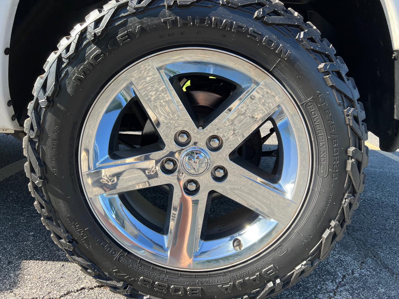 RAM 1500 Express 4x4 Quad Cab 6'4" Box 2017