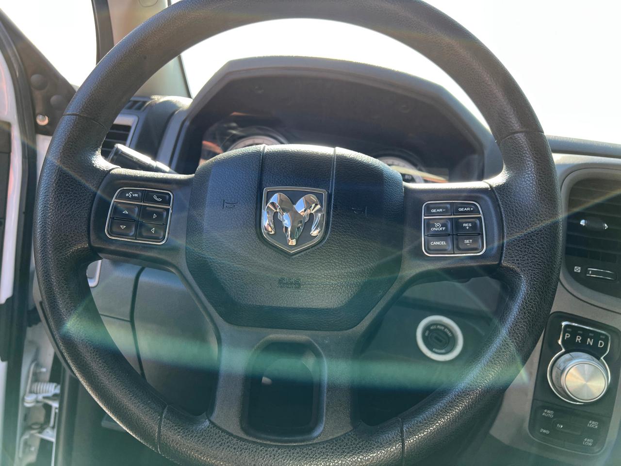 RAM 1500 Express 4x4 Quad Cab 6'4" Box 2017