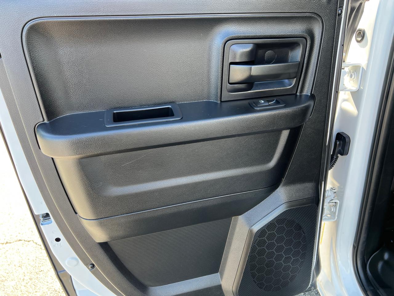 RAM 1500 Express 4x4 Quad Cab 6'4" Box 2017
