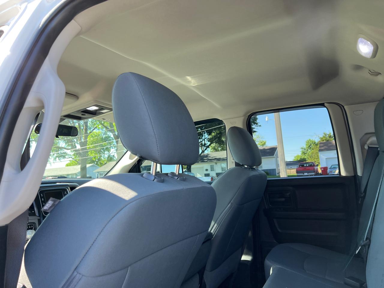 RAM 1500 Express 4x4 Quad Cab 6'4" Box 2017